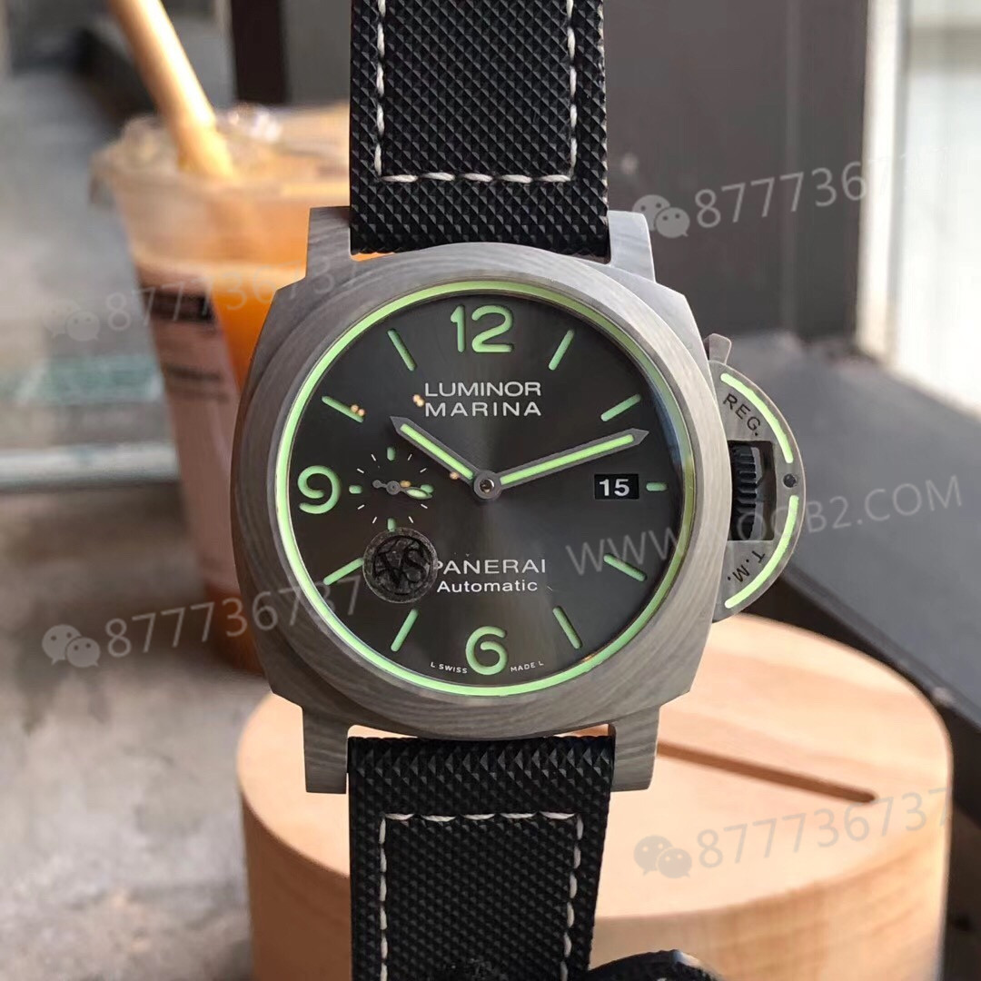 VS Factory Panerai 1119 bazalt karbon fiber saat ilk bakışta replika belli oluyor mu? — 2. fotoğraf