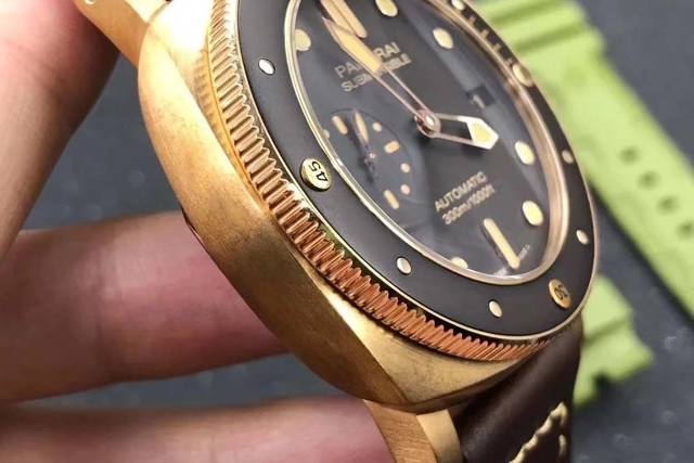 VS Factory Panerai bronz PAM968 kol saati: erkeklere özgü bir karizmanın incelemesi — 5. fotoğraf