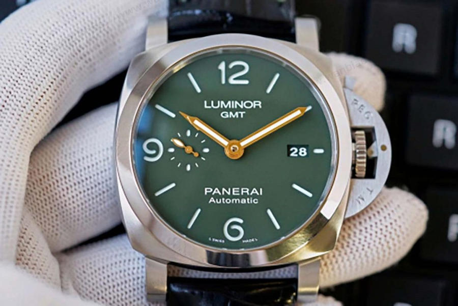 VS Factory Panerai PAM01056 yeşil kadranlı saat incelemesi — 1. fotoğraf