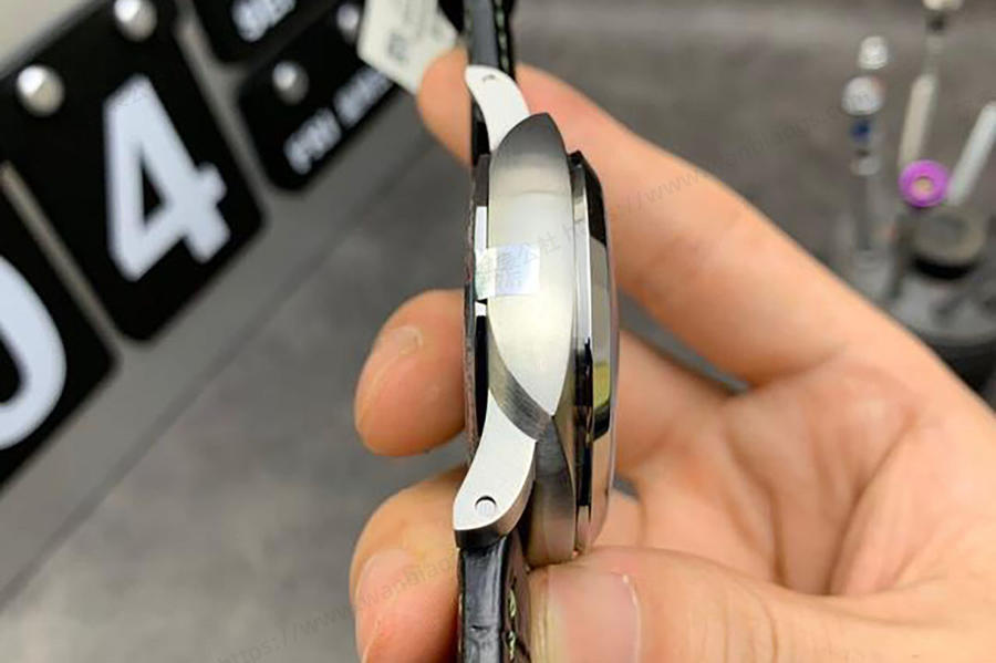 VS Factory Panerai PAM01056 yeşil kadranlı saat incelemesi — 10. fotoğraf