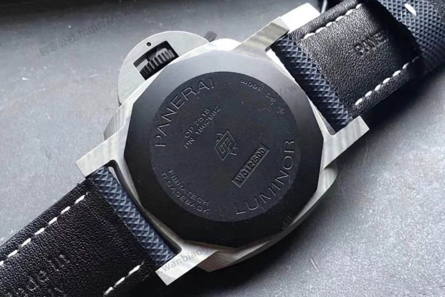 VS Factory Panerai PAM01663 (duman mavisi kadran) karbon fiber malzemeli saat incelemesi — 6. fotoğraf