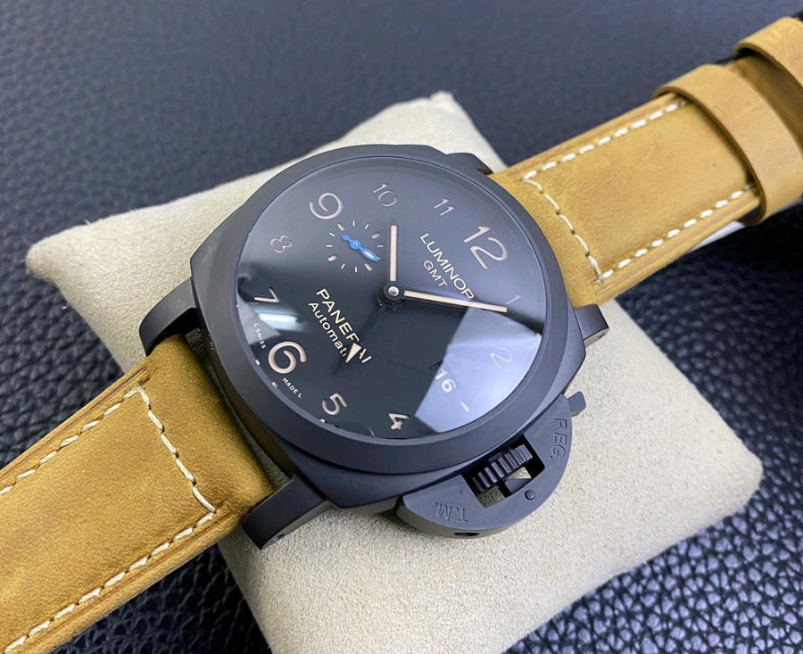 VS Factory Panerai PAM1441 seramik kol saati incelemesi — 2. fotoğraf
