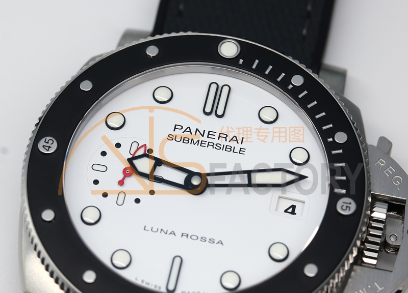 VS Factory Panerai Submersible Serisi PAM01579 Replika Kol Saati - VS Saat — 4. fotoğraf