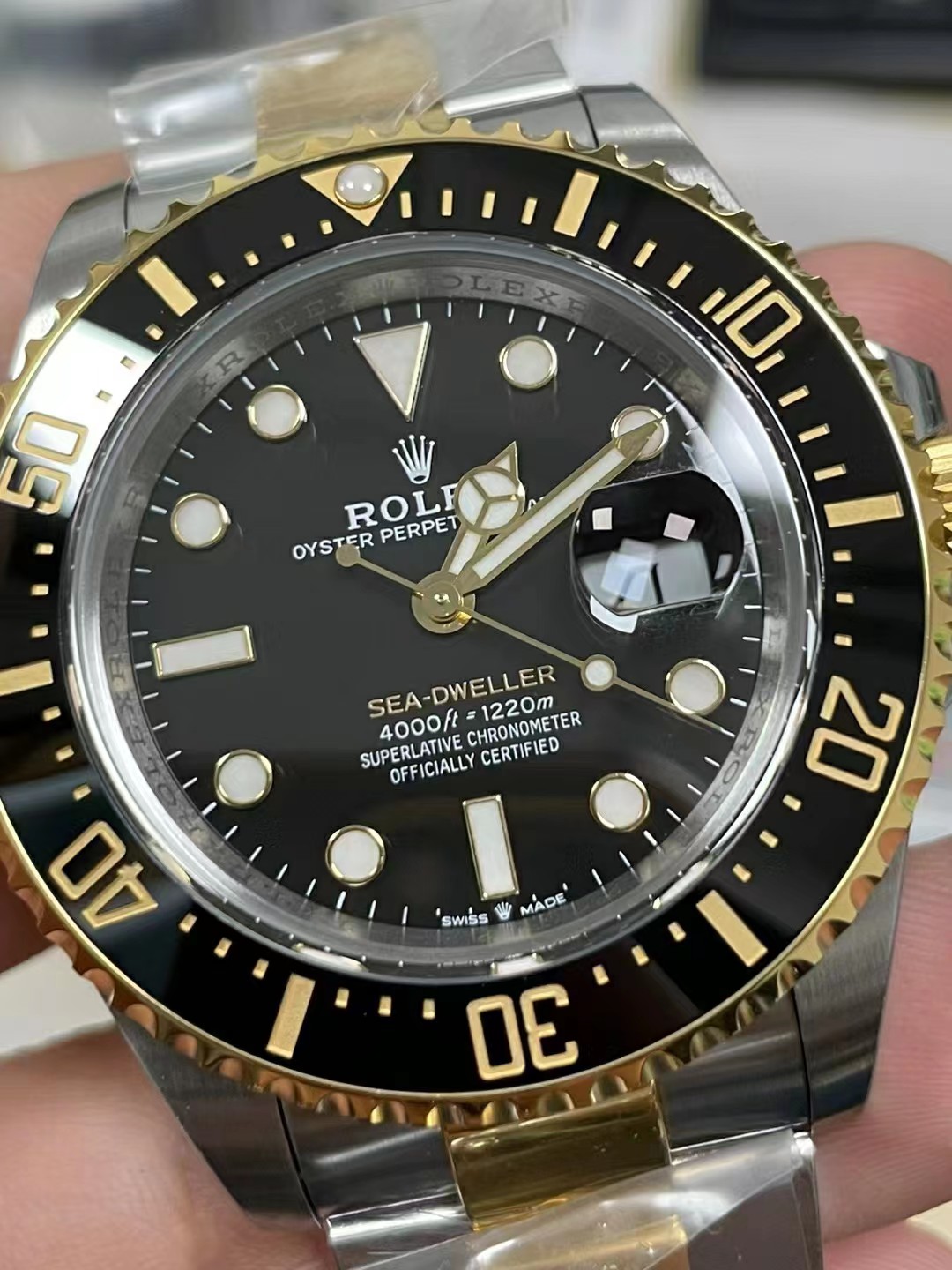Replika Rolex Sea-Dweller İki Renk 126603