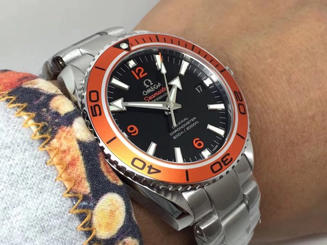 VS Factory Replika Omega Planet Ocean 600m Turuncu, Super Clone 8500 Mekanizmalı, Ücretsiz Turuncu Kauçuk Kayış Hediyeli — 21. fotoğraf