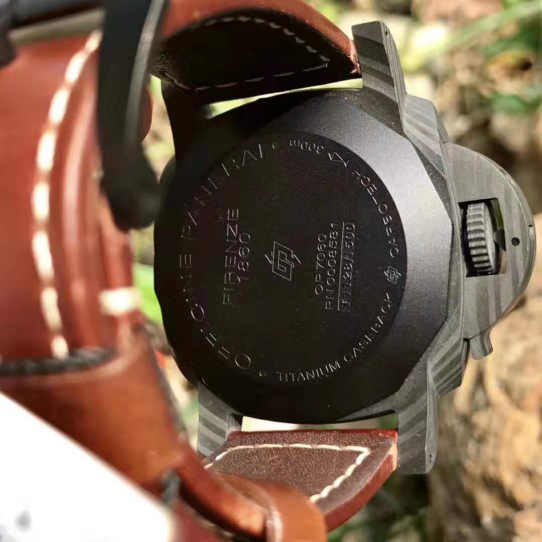 VS Factory Replika Panerai PAM 661 Luminor Carbotech Super Clone P.9010 Mekanizmalı Saat — 4. fotoğraf