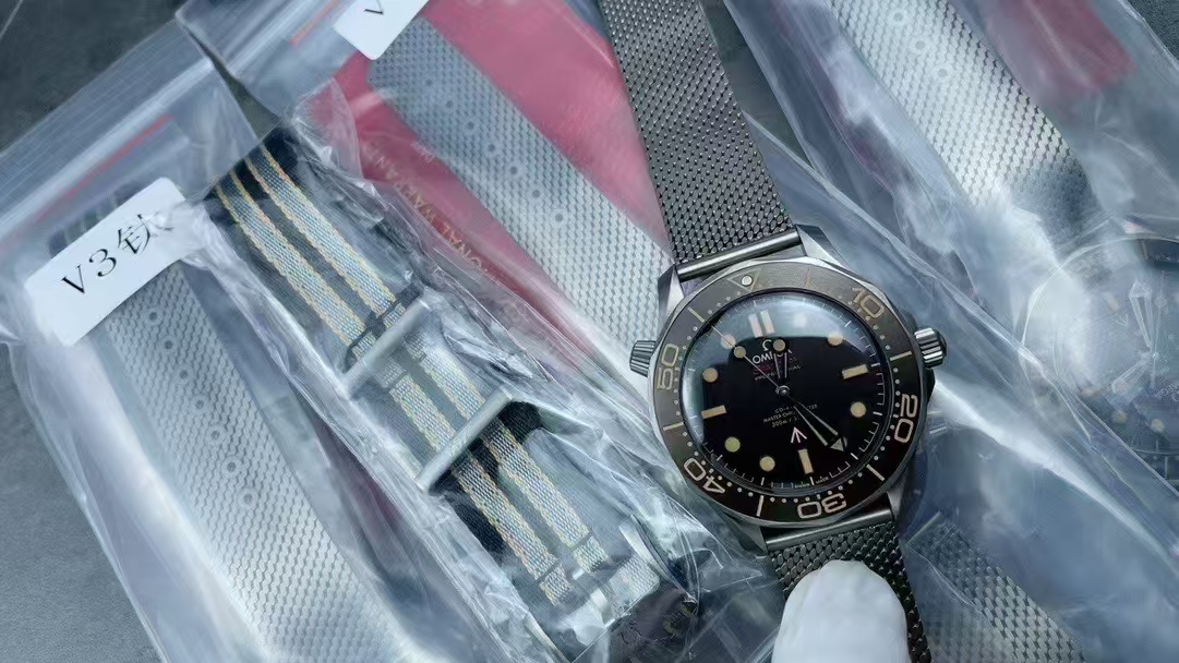 Replika Omega Seamaster No Time to Die Titanyum