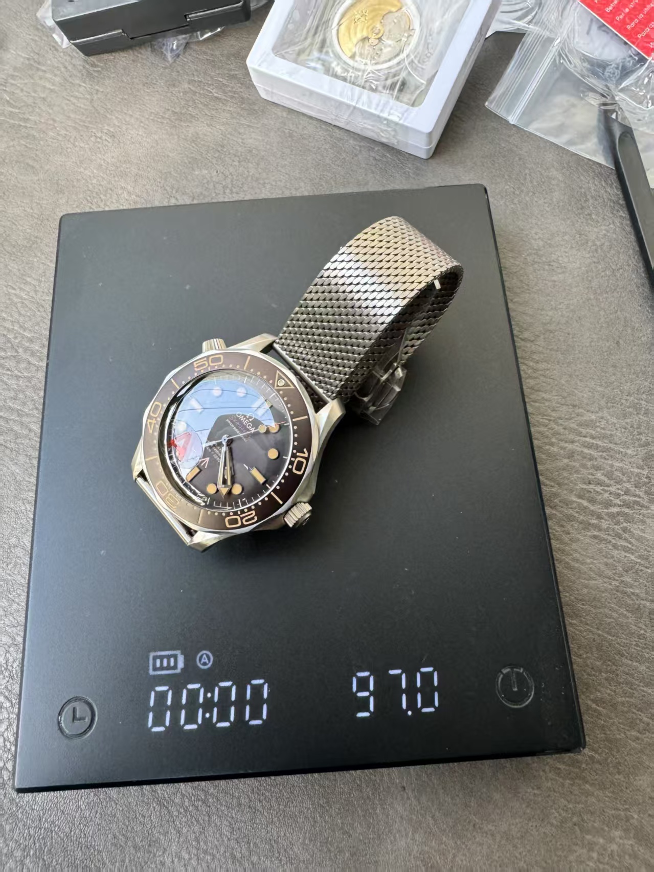Omega No Time to Die Ağırlık