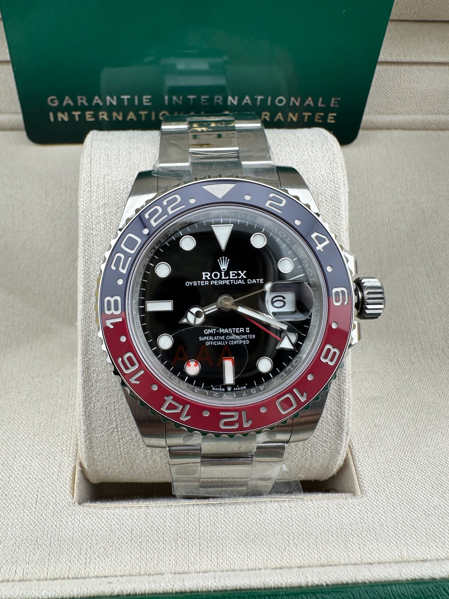 VS GMT cola bezel görücüye çıkıyor! Dandong 3285 mekanizmasını taşıyan bu model, her detayı üstün işçilikle işlenerek piyasadaki tüm versiyonları açık ara geride bırakıyor; replika saatlerin zirvesi unvanını sonuna kadar hak ediyor! — 1. fotoğraf