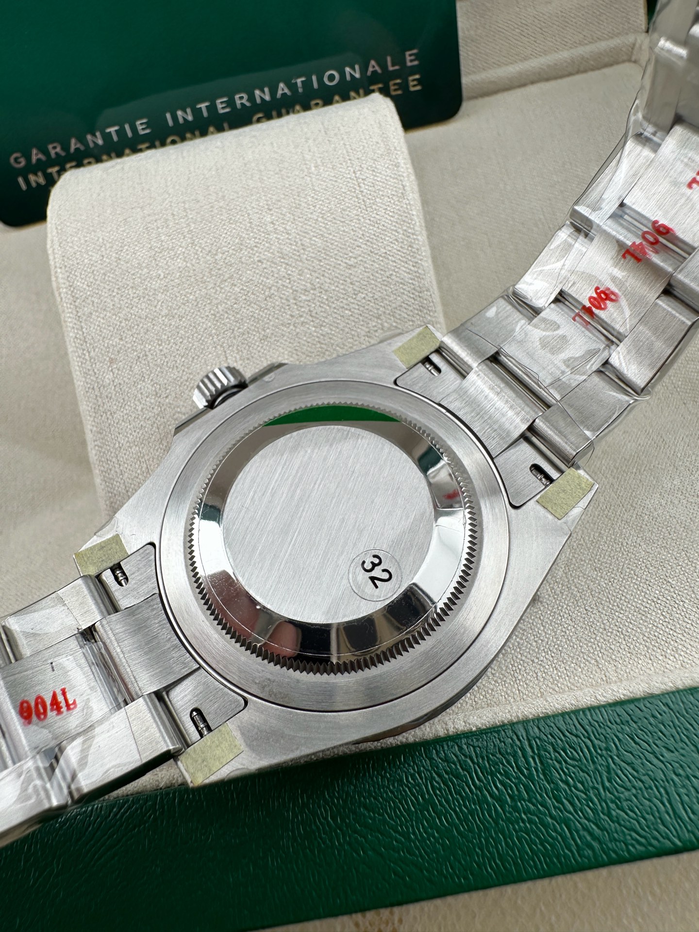 VS GMT cola bezel görücüye çıkıyor! Dandong 3285 mekanizmasını taşıyan bu model, her detayı üstün işçilikle işlenerek piyasadaki tüm versiyonları açık ara geride bırakıyor; replika saatlerin zirvesi unvanını sonuna kadar hak ediyor! — 8. fotoğraf