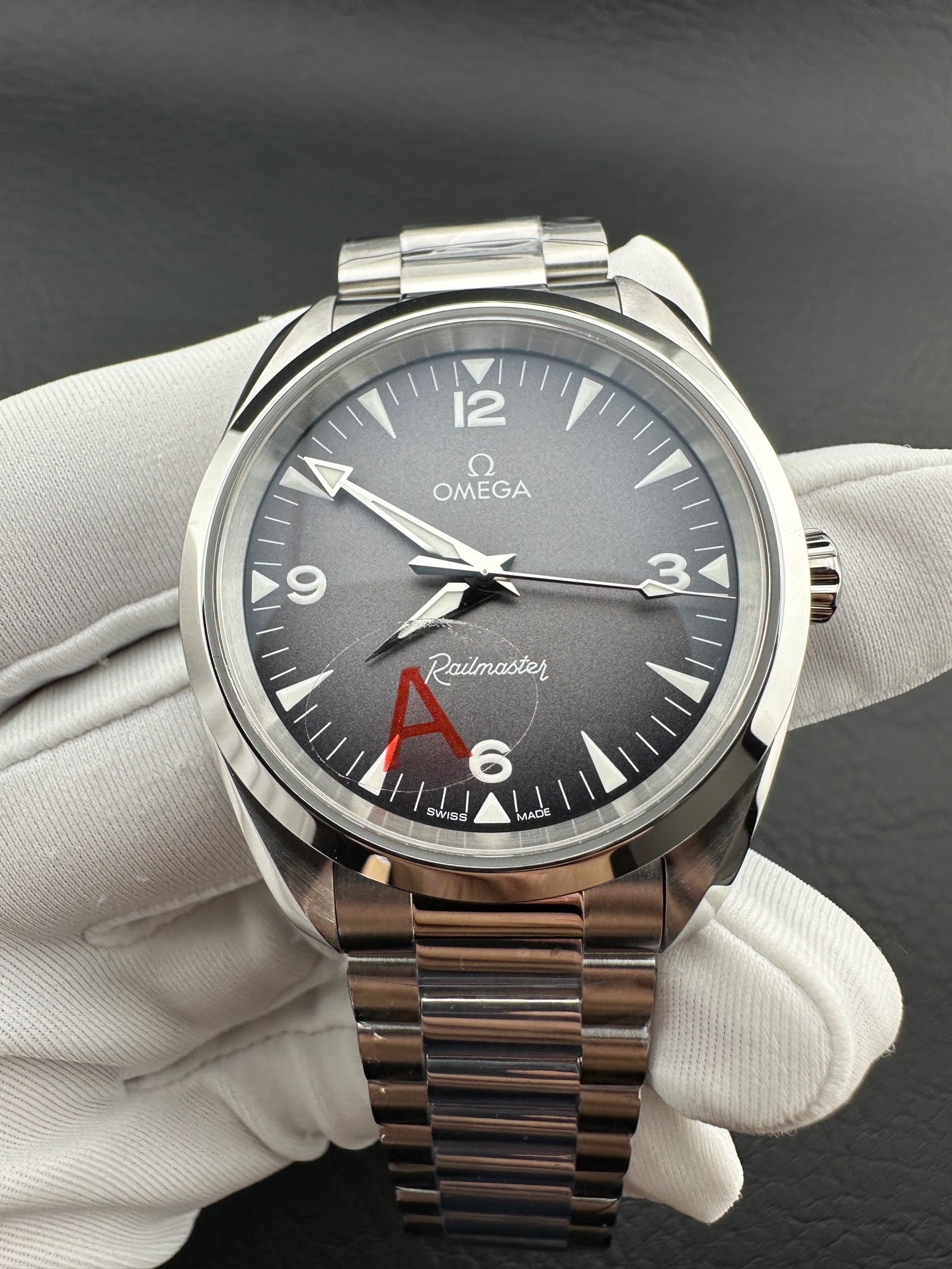 VS'ten yeni model geliyor! Omega'nın efsane saati Railmaster görkemli bir dönüşle karşınızda. — 17. fotoğraf