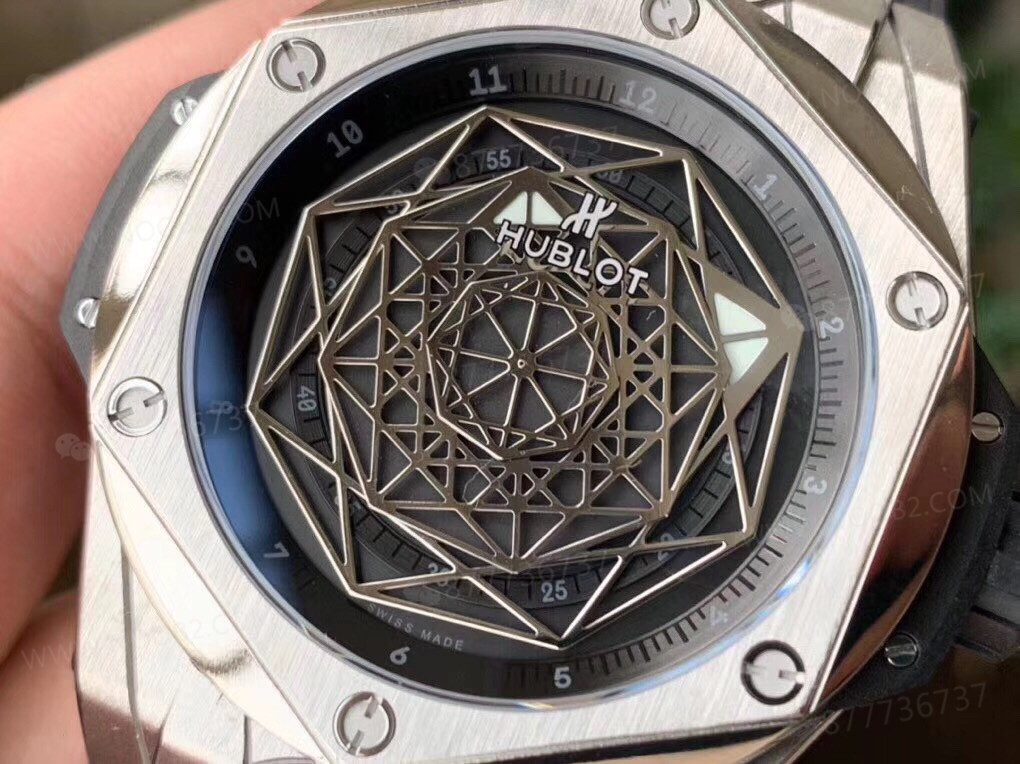 WWF Factory Hublot BIG BANG Tattoo işçiliği nasıl? İlk bakışta replika olduğu belli oluyor mu? — 4. fotoğraf