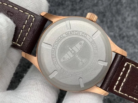 XF Factory Replika IWC Pilot Bronze Saat, Asia ETA 2824-2 Mekanizma ve Kahverengi Deri Kayış — 9. fotoğraf