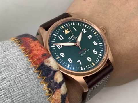 XF Factory Replika IWC Pilot Bronze Saat, Asia ETA 2824-2 Mekanizma ve Kahverengi Deri Kayış — 15. fotoğraf