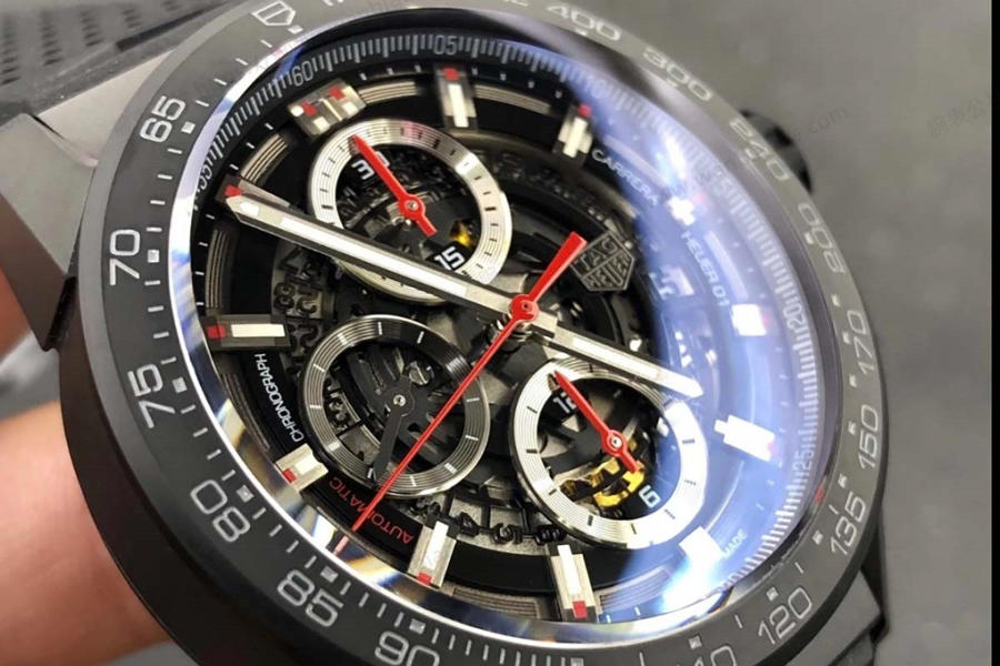 XF Factory TAG Heuer Carrera Serisi Red Knight Kol Saati İncelemesi — 2. fotoğraf