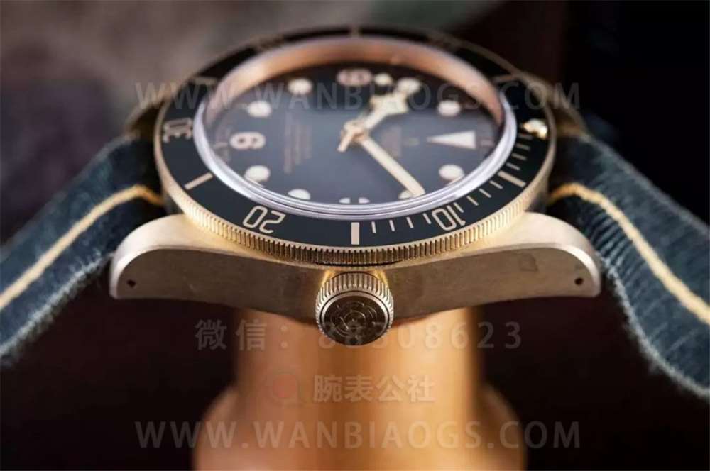 XF Factory Tudor Black Bay serisi "Arduvaz Grisi" bronz saat işçilik incelemesi — 4. fotoğraf