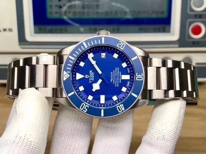 XF Factory Tudor mavi kar tanesi savaş baltası Pelagos serisi 25600TB kaç para? Gerçek-replika karşılaştırması ve orijinal inceleme — 4. fotoğraf