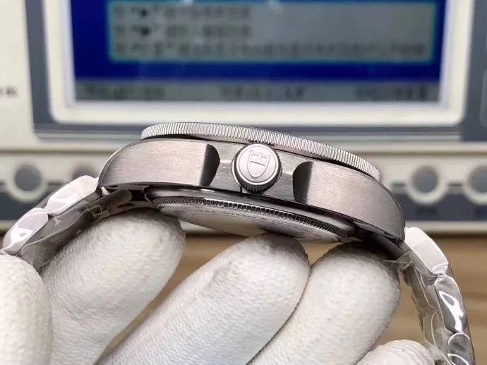 XF Factory Tudor mavi kar tanesi savaş baltası Pelagos serisi 25600TB kaç para? Gerçek-replika karşılaştırması ve orijinal inceleme — 5. fotoğraf