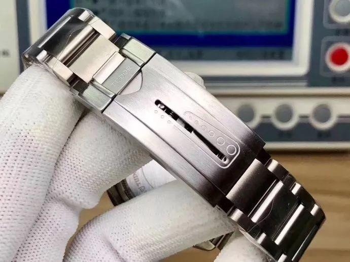 XF Factory Tudor mavi kar tanesi savaş baltası Pelagos serisi 25600TB kaç para? Gerçek-replika karşılaştırması ve orijinal inceleme — 7. fotoğraf