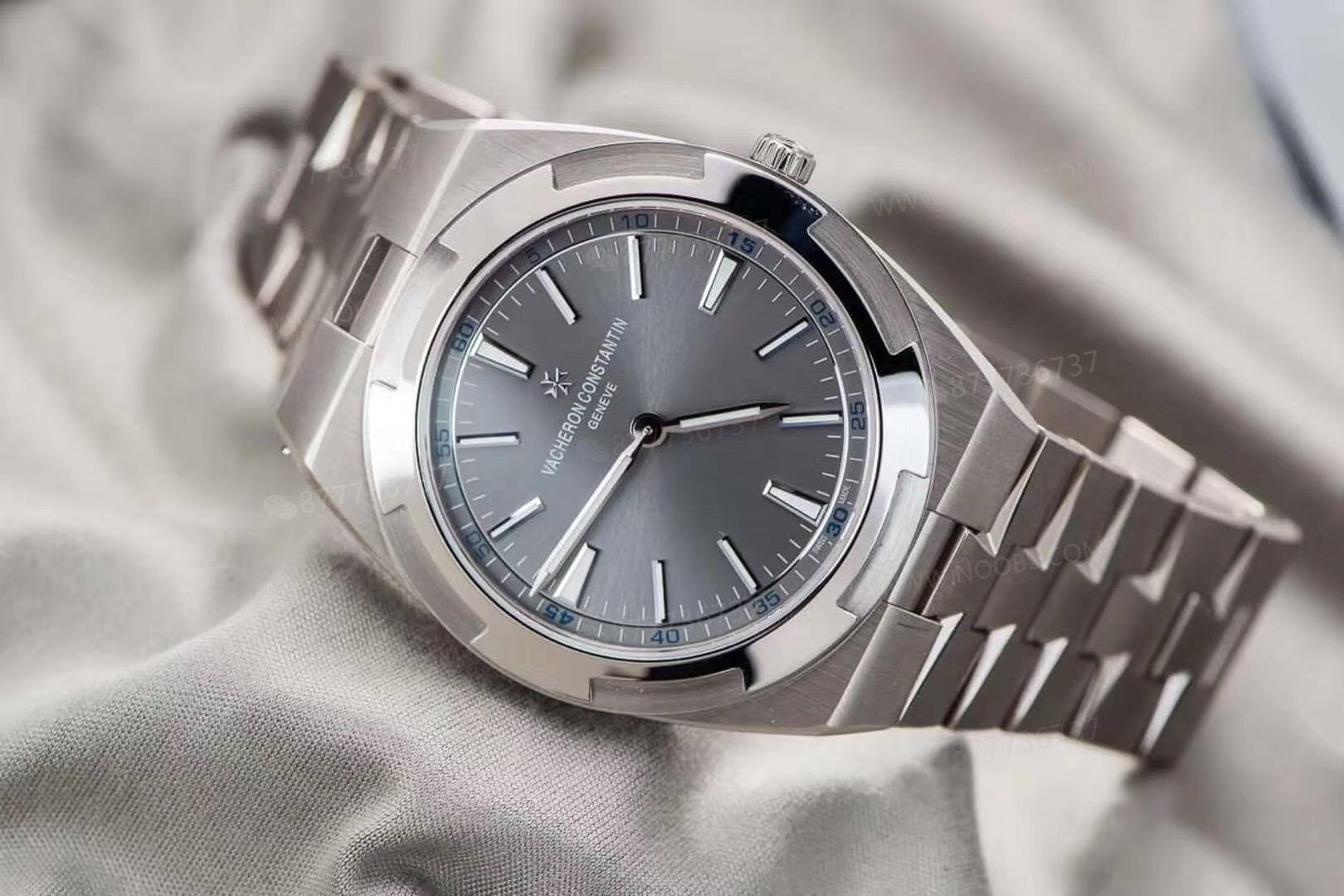 XF Vacheron Constantin Overseas 2000V ultra ince, orijinalini nasıl yakalıyor? — 1. fotoğraf
