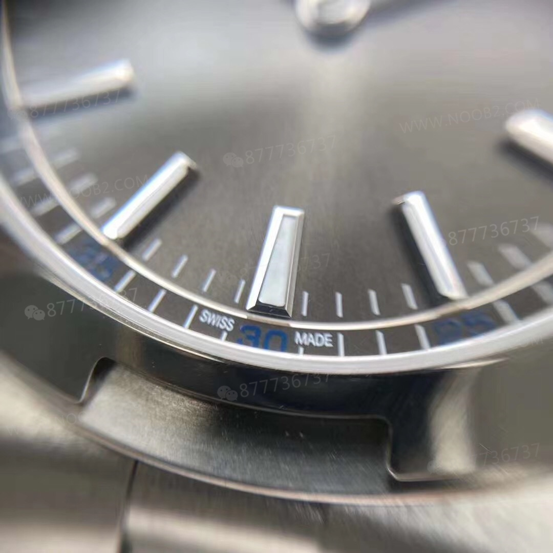 XF Vacheron Constantin Overseas 2000V ultra ince, orijinalini nasıl yakalıyor? — 4. fotoğraf