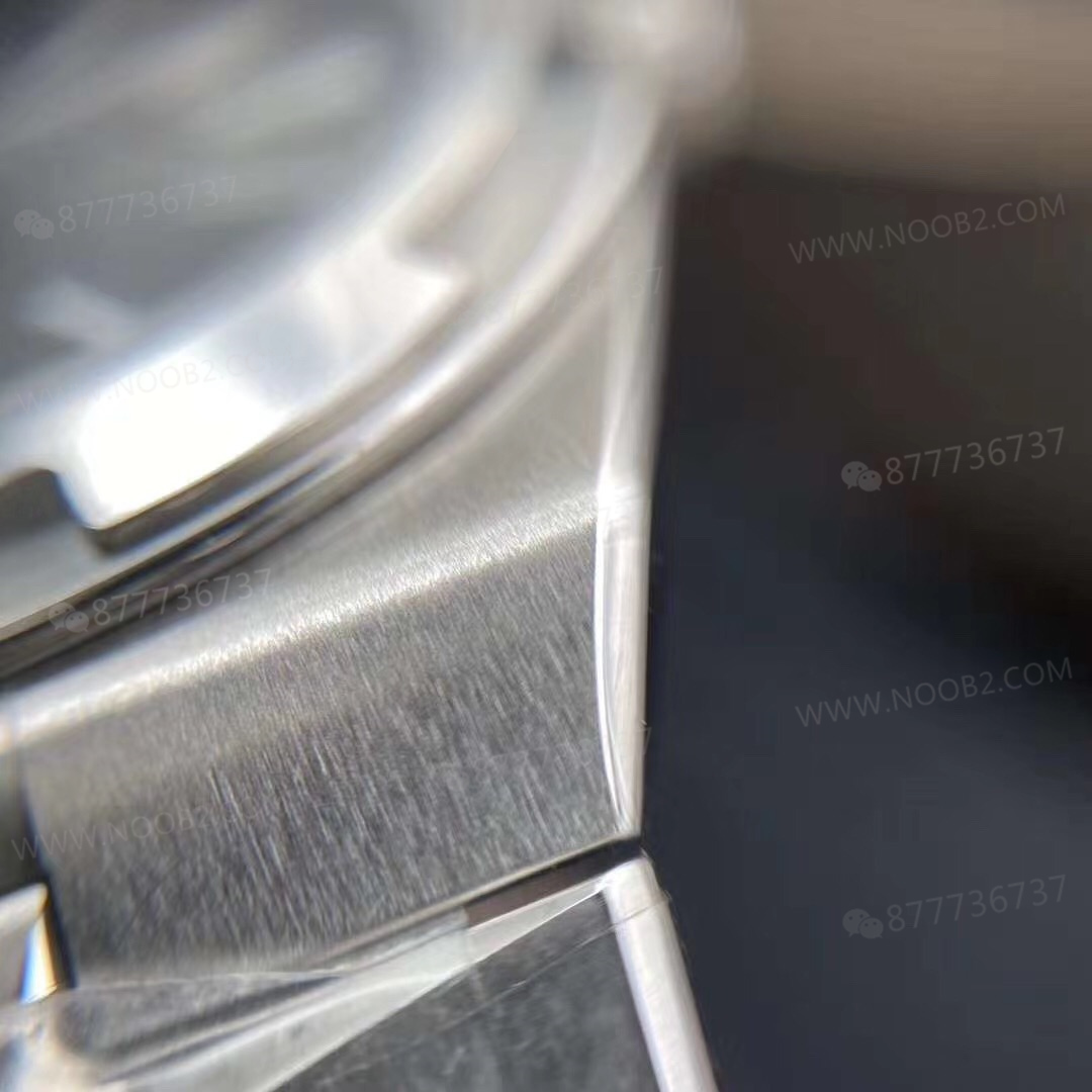 XF Vacheron Constantin Overseas 2000V ultra ince, orijinalini nasıl yakalıyor? — 6. fotoğraf