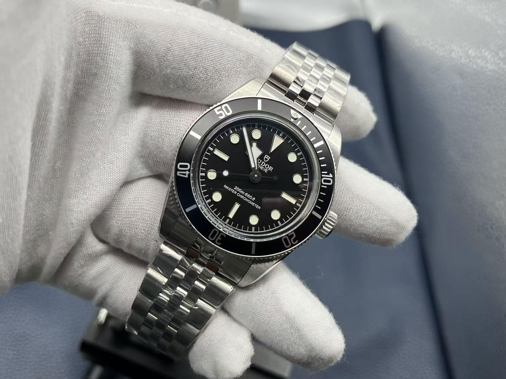 Yeni Black Bay M7941A1A0NU-0003 tanıtıldı — 1. fotoğraf