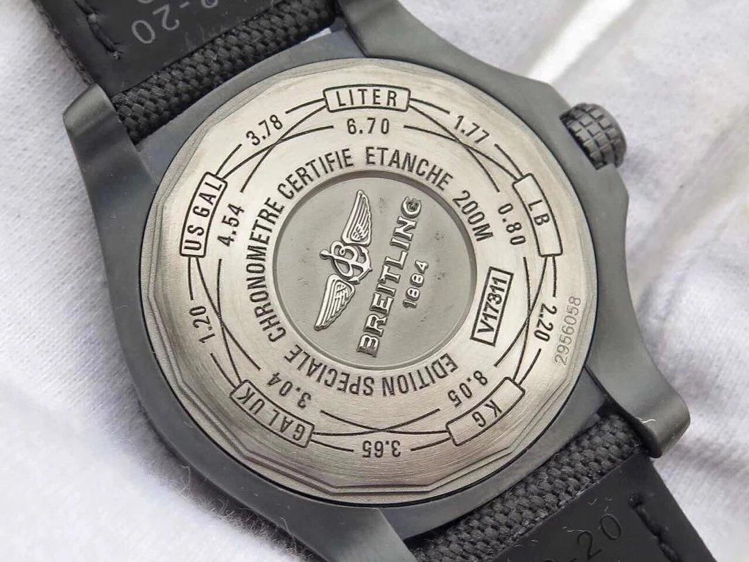 Replika Breitling Avenger BlackBird Kasa Arkası