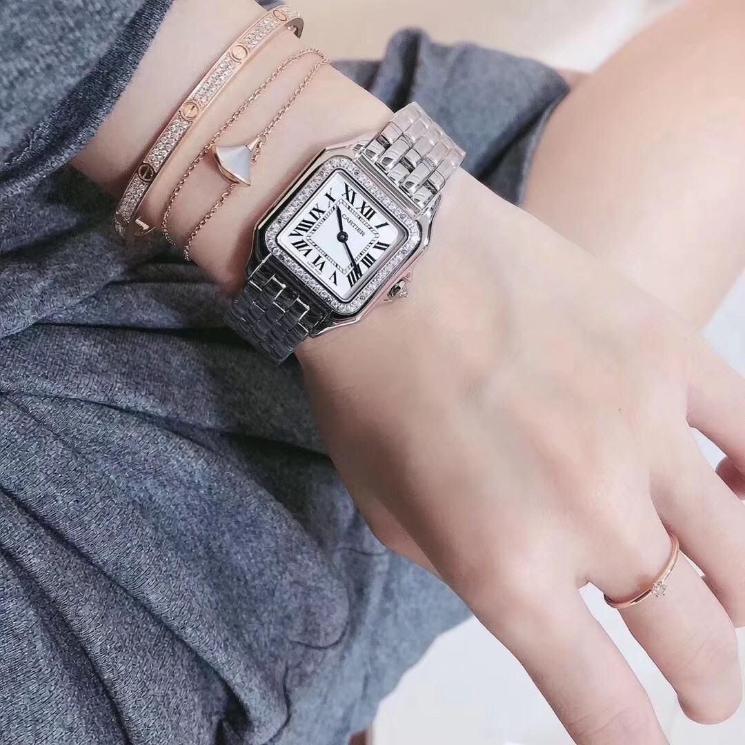 Yeni renk seçeneği: GF Factory Cartier Panthère replika kadın saatinin işçiliği nasıl? Orijinalle karşılaştırınca DJ Factory'e göre nerede daha iyi? — 21. fotoğraf