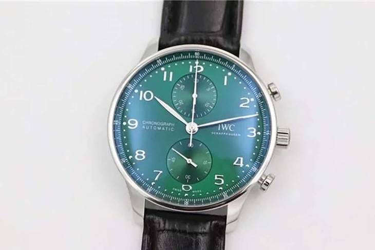 YL Factory IWC Portugieser Kronograf IW371615 Yeşil Kadran İncelemesi — 2. fotoğraf