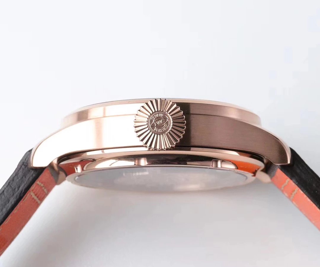 Replika IWC Yıllık Takvim Kurma Kolu