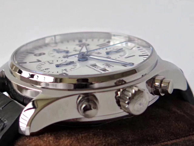 Replika IWC Round Bezel