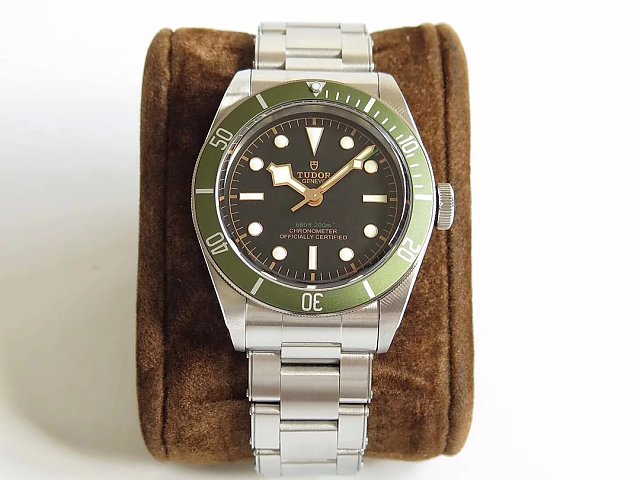 Replika Tudor Black Bay Yeşil Saat