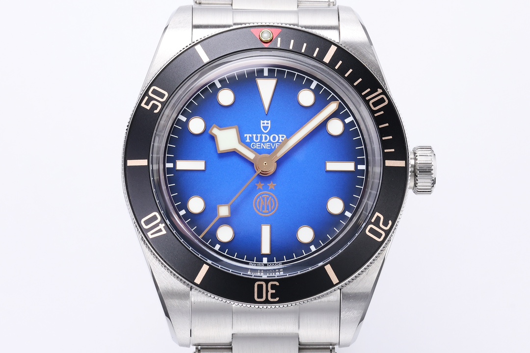 ZF 2025 Öne Çıkan Öneri | Tudor Black Bay 58 "INTER" Sınırlı Sayı: Bilekte Mavi-Siyah Efsaneye Saygı — 2. fotoğraf