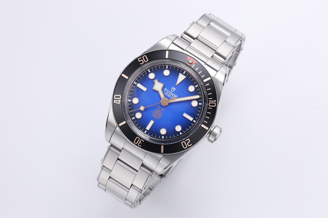 ZF 2025 Öne Çıkan Öneri | Tudor Black Bay 58 "INTER" Sınırlı Sayı: Bilekte Mavi-Siyah Efsaneye Saygı — 3. fotoğraf
