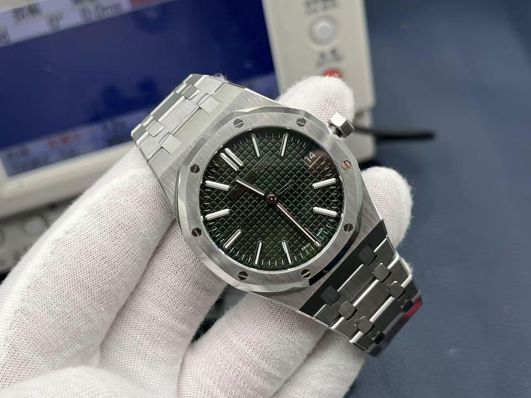 [ZF 2025'in İddialı Yapımı | Audemars Piguet 50. Yıl 15510ST Beş Renkli Seri Görkemli Şekilde Sahnede] — 3. fotoğraf
