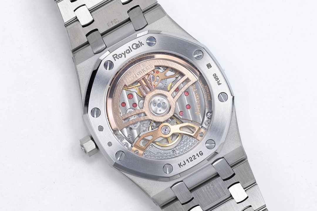 ZF 2025'in zirve eseri: Audemars Piguet Royal Oak 39 mm 16202 "JUMBO" ultra ince saat — yepyeni mavi taneli kadranıyla göz kamaştırıyor, bileğinizdeki efsaneyi replika olarak sizlere sunuyoruz. — 10. fotoğraf