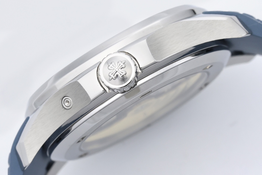 ZF 2025'in zirve yapımı: Efsaneyi yeniden yaratan Patek Philippe Aquanaut 5164A-001 kol saati görkemli biçimde karşınızda — 8. fotoğraf