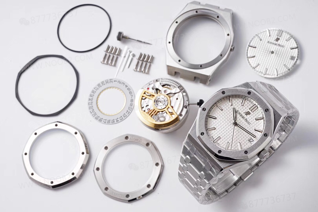 ZF Audemars Piguet 15500 beyaz kadranlı saatin sökülmüş halini gösteriyorum — 5. fotoğraf