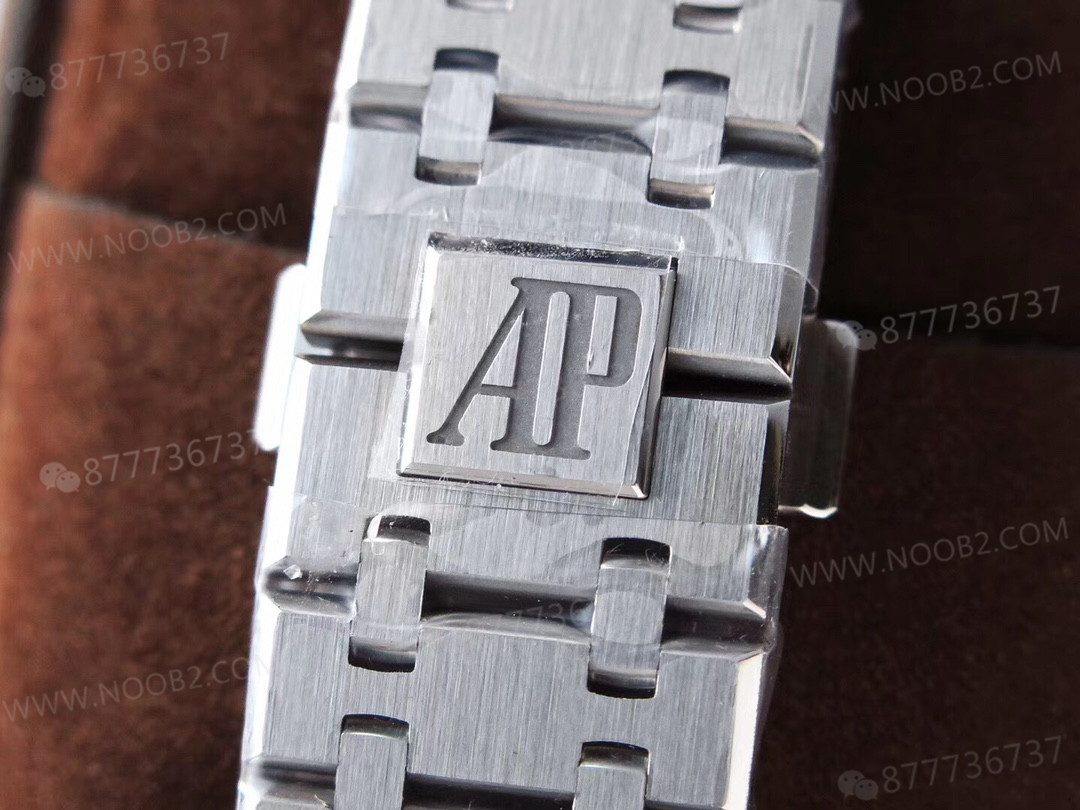 ZF Audemars Piguet 15500 beyaz kadranlı saatin sökülmüş halini gösteriyorum — 19. fotoğraf