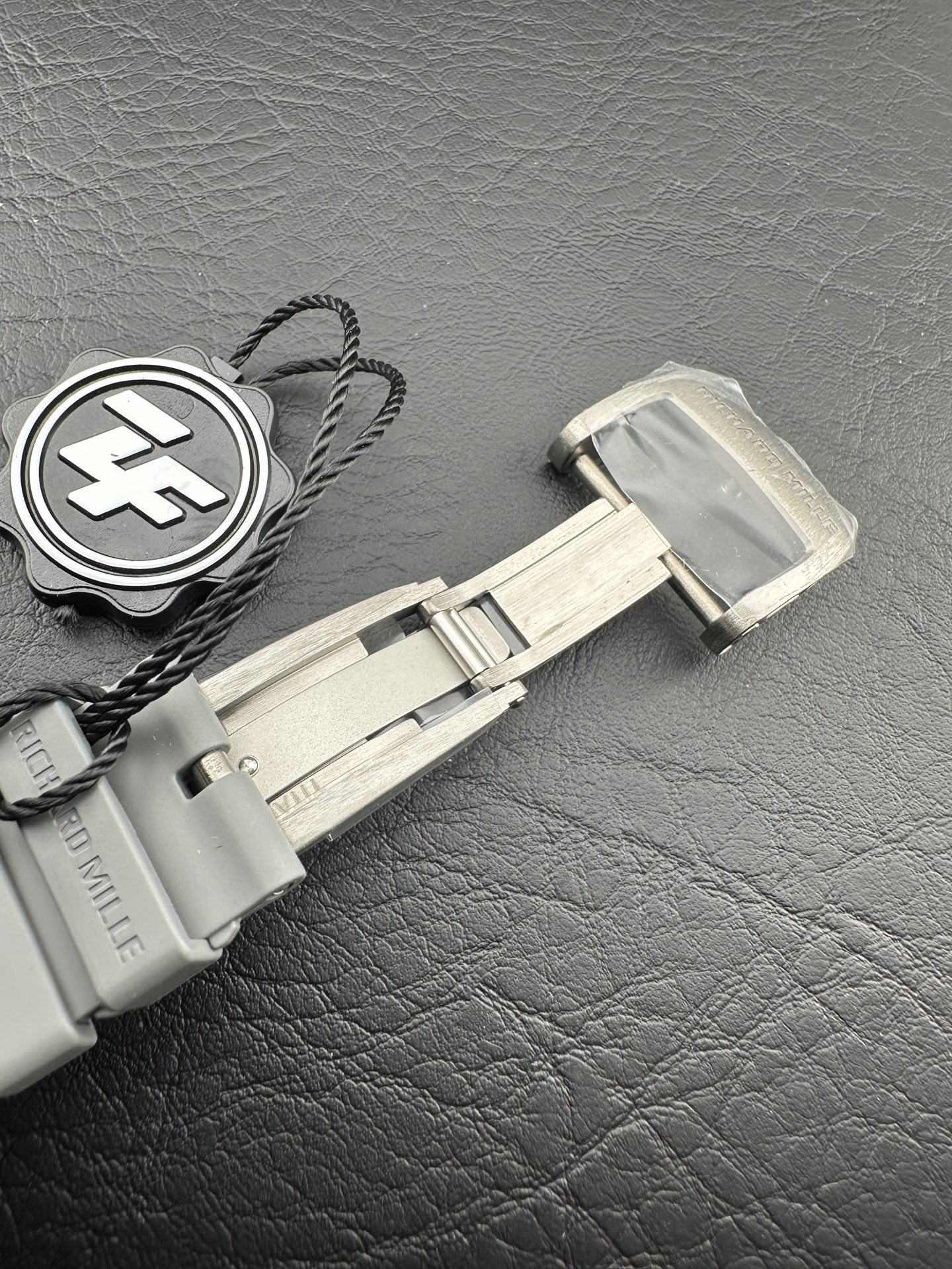 ZF Factory 2025 öne çıkan model! Piyasanın en üst donanımlı Richard Mille RM-055 "Full Gray" Bubba Watson özel serisi (titanyum karbür) satışa sunuldu — 5. fotoğraf