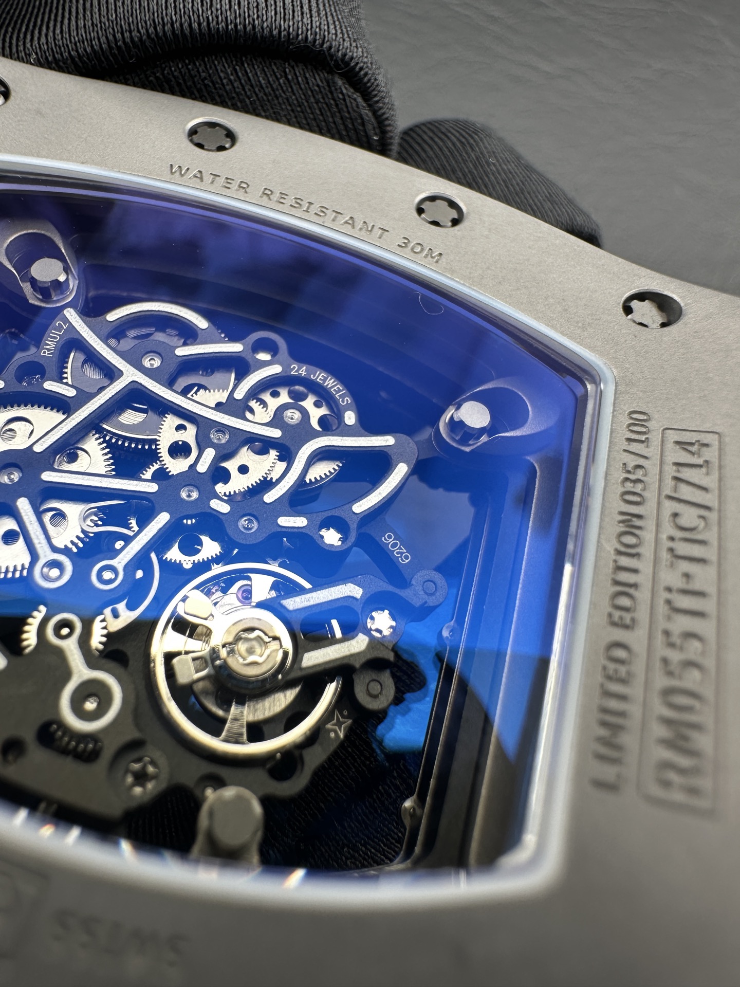 ZF Factory 2025 öne çıkan model! Piyasanın en üst donanımlı Richard Mille RM-055 "Full Gray" Bubba Watson özel serisi (titanyum karbür) satışa sunuldu — 15. fotoğraf