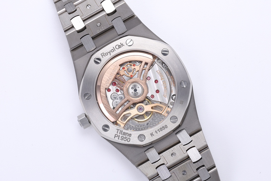 ZF Factory 2025 yeni ürün | Audemars Piguet Royal Oak 16202XT "JUMBO": dumanlı bordo, titanyumla hafiflik — 10. fotoğraf