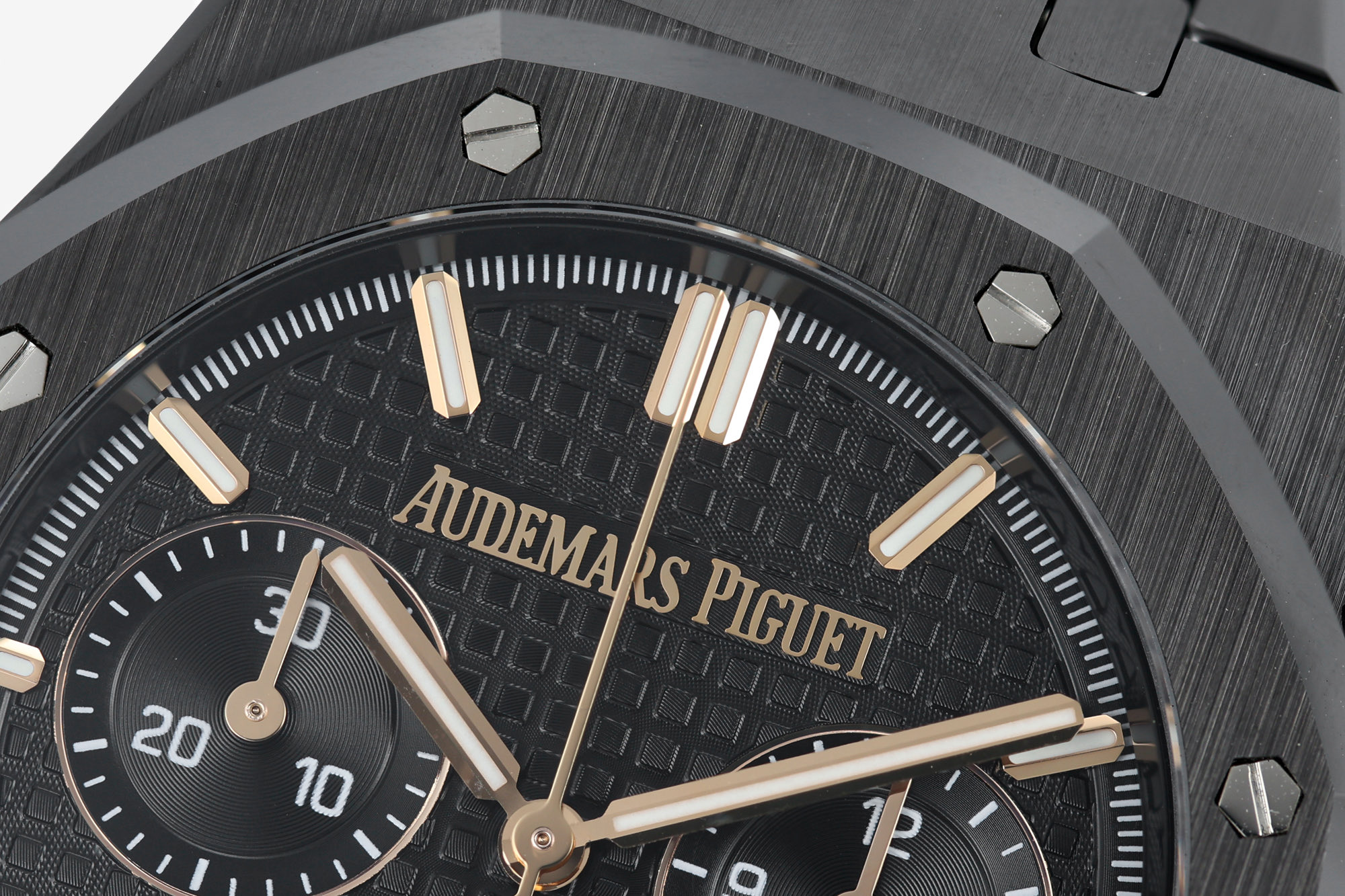 ZF Factory 2026'nın iddialı modeli | Audemars Piguet Royal Oak 26240CE tam siyah seramik Darth Vader — 5. fotoğraf
