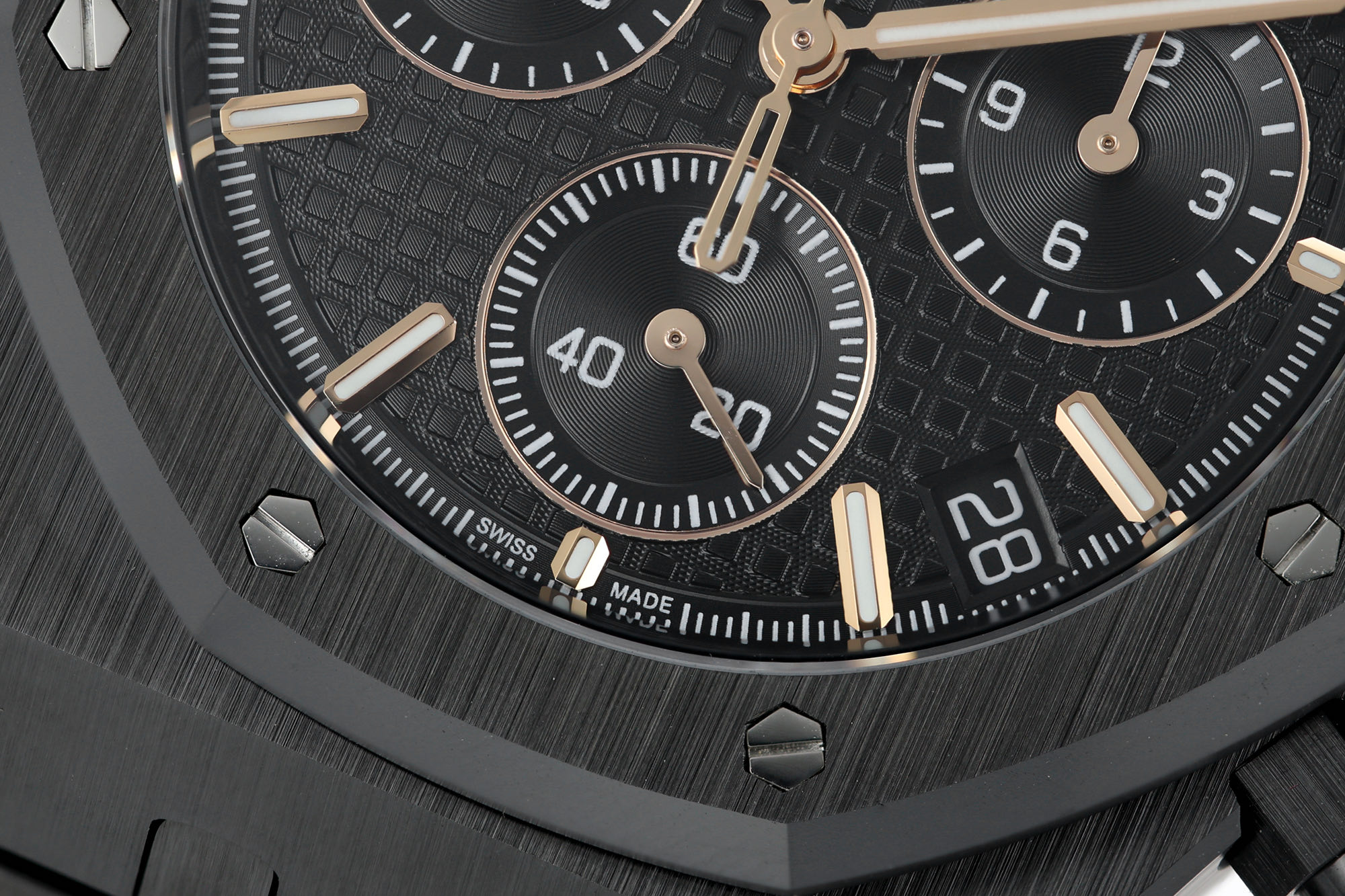 ZF Factory 2026'nın iddialı modeli | Audemars Piguet Royal Oak 26240CE tam siyah seramik Darth Vader — 7. fotoğraf