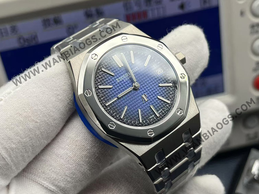 ZF Factory Audemars Piguet 15202 dumanlı mavi replika saat V2 sürümü nasıl — 1. fotoğraf