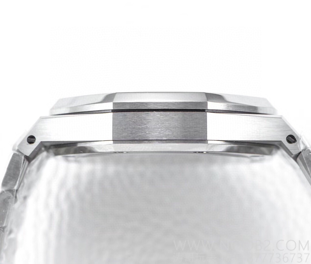 ZF Factory Audemars Piguet 15500 bir bakışta sahte belli eder mi? — 8. fotoğraf