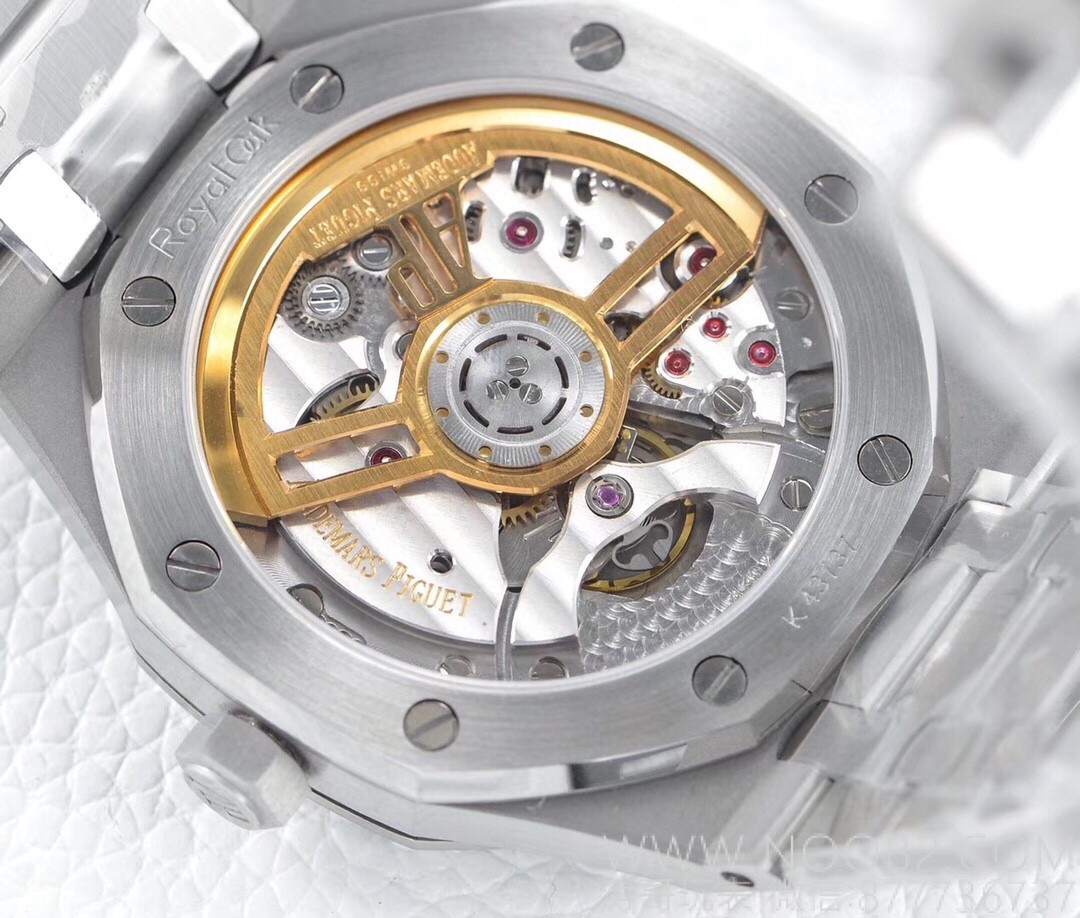 ZF Factory Audemars Piguet 15500 bir bakışta sahte belli eder mi? — 9. fotoğraf