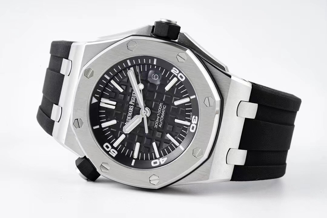 ZF Factory Audemars Piguet 15703 orijinalinden ayırt edilir mi? İşçiliği JF Factory ile boy ölçüşebilir mi? — 6. fotoğraf