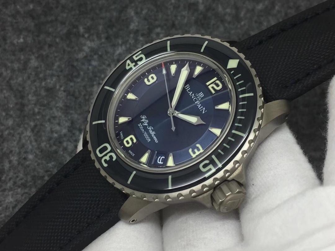 ZF Factory Blancpain Fifty Fathoms mavi kadranlı titanyum kasa replikası nasıl? — 4. fotoğraf